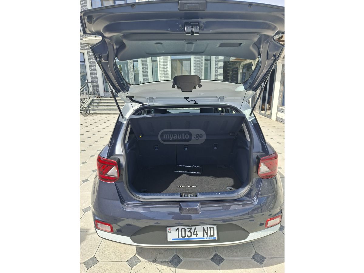 Hyundai venue - фото 3