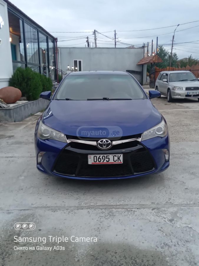 Toyota Camry - фото 1