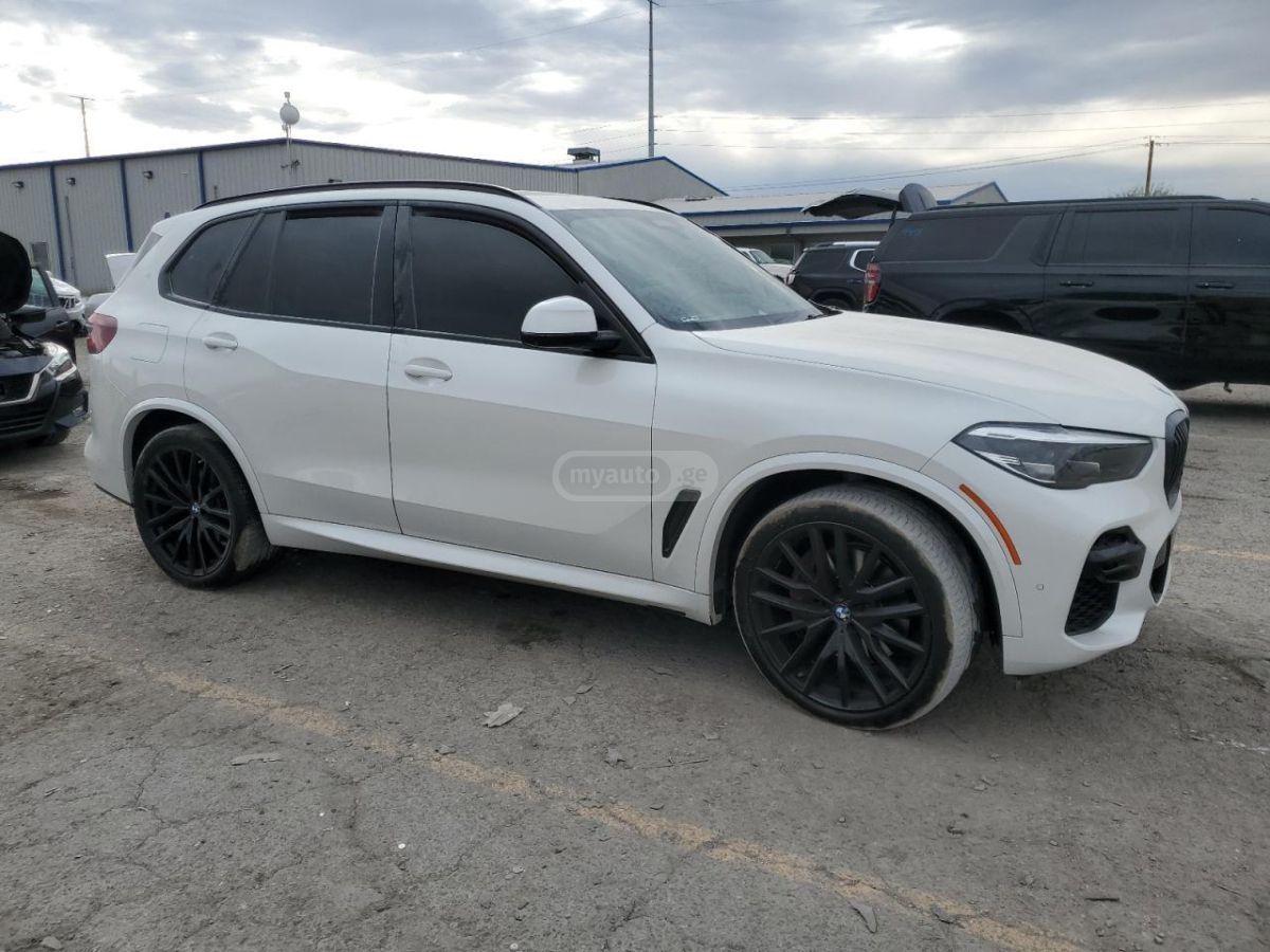 BMW X5 - фото 1