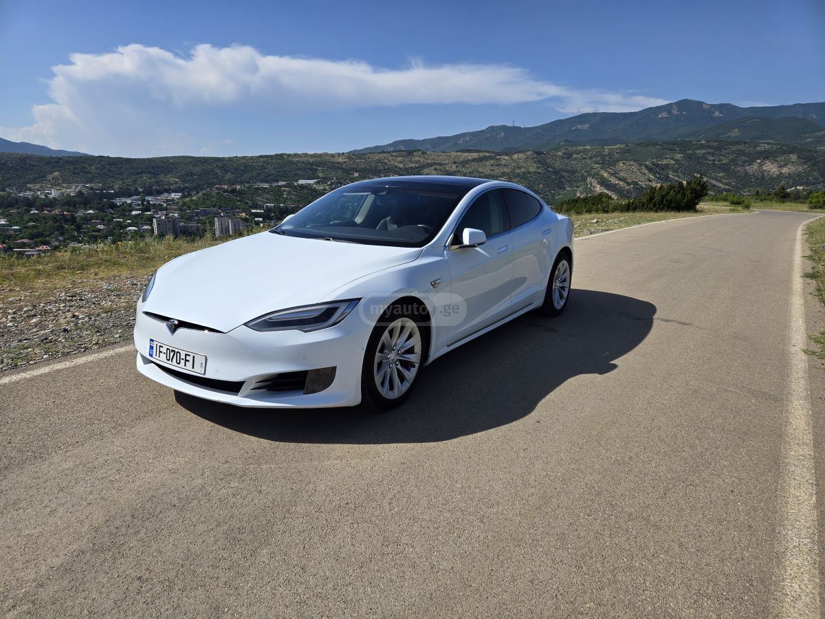 Tesla Model S - фото 10