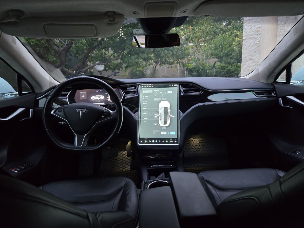 Tesla Model S - фото 12