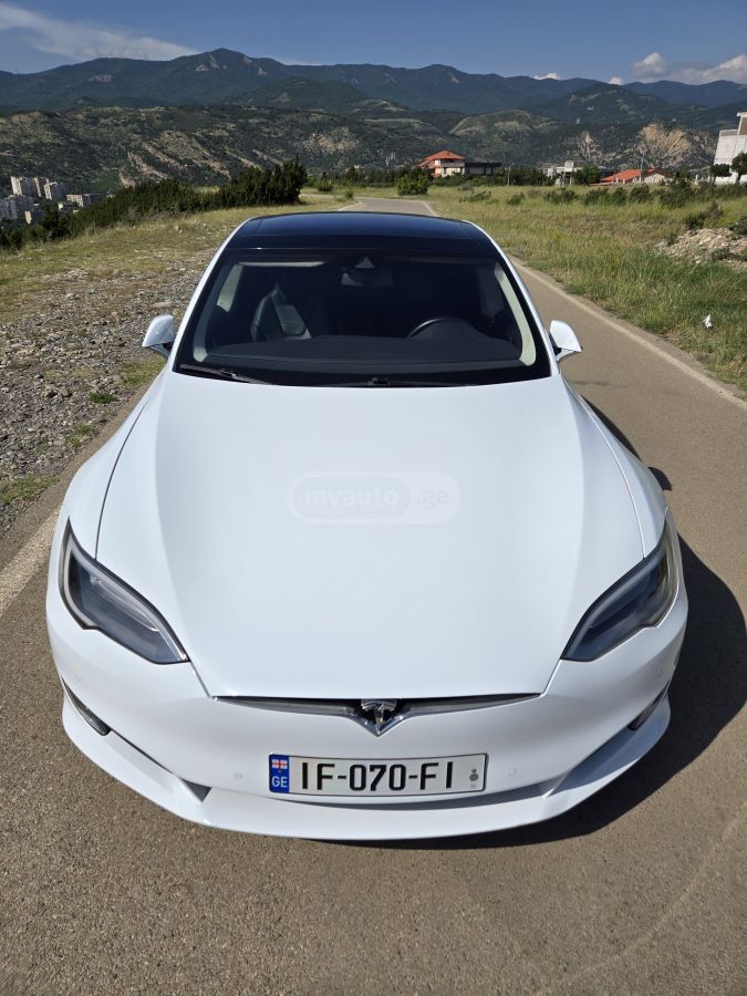Tesla Model S - фото 13