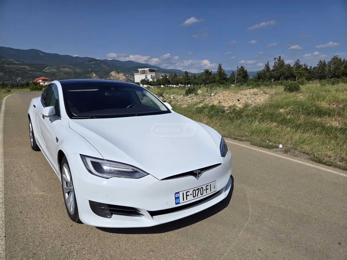 Tesla Model S - фото 7