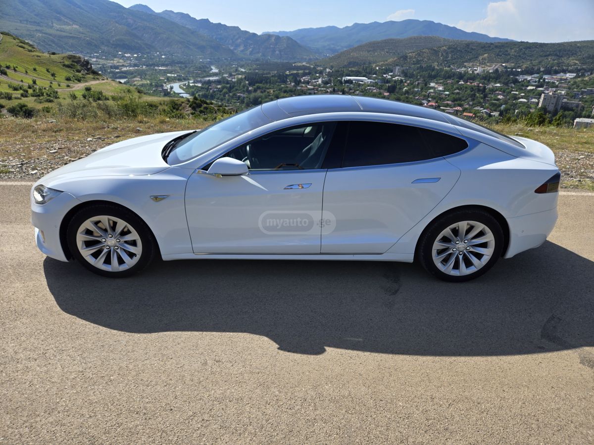 Tesla Model S - фото 9