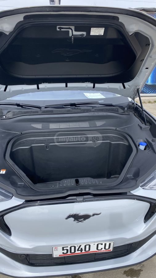 Ford Premium 4dr 4x2 Automatic — миниатюра 14