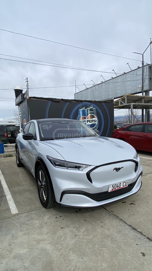 Ford Premium 4dr 4x2 Automatic — миниатюра 3