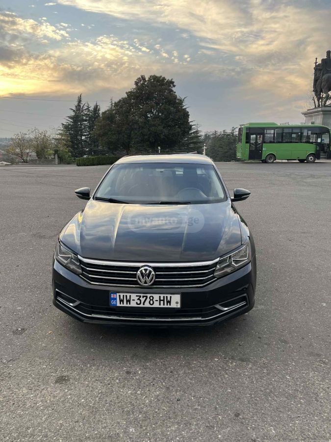 Volkswagen Passat - фото 1