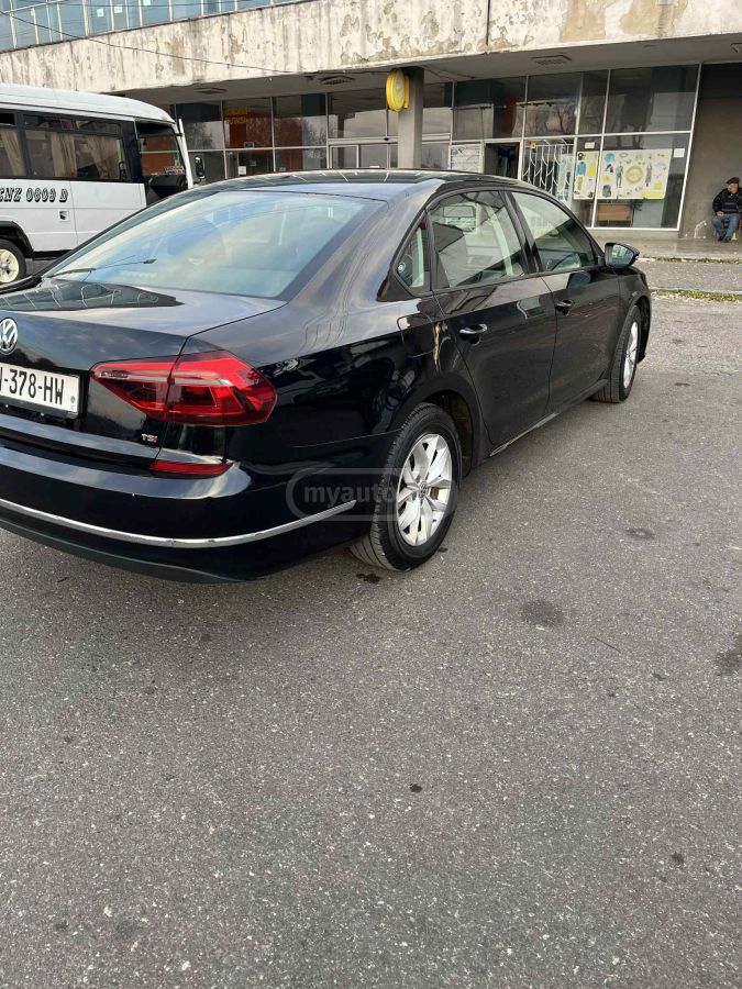 Volkswagen Passat - фото 4