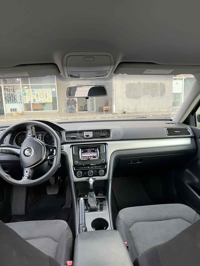 Volkswagen Passat - фото 6