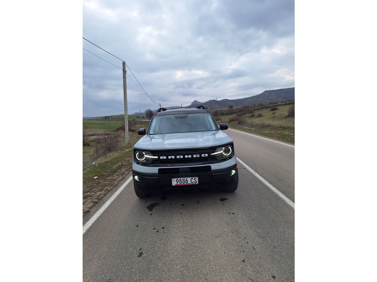 Ford Bronco - фото 1