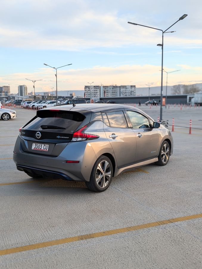 Nissan Leaf - фото 3
