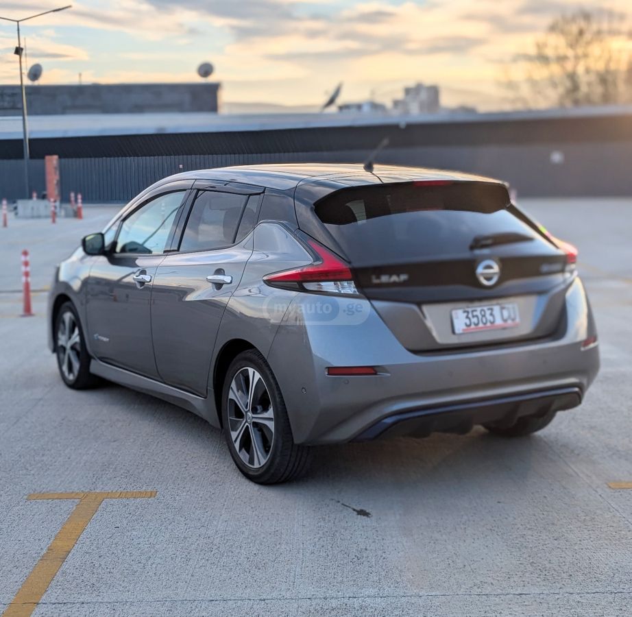 Nissan Leaf - фото 4