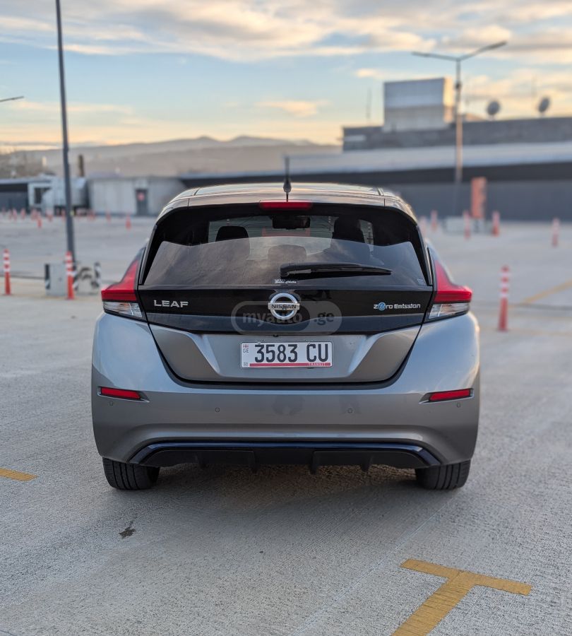 Nissan Leaf - фото 5