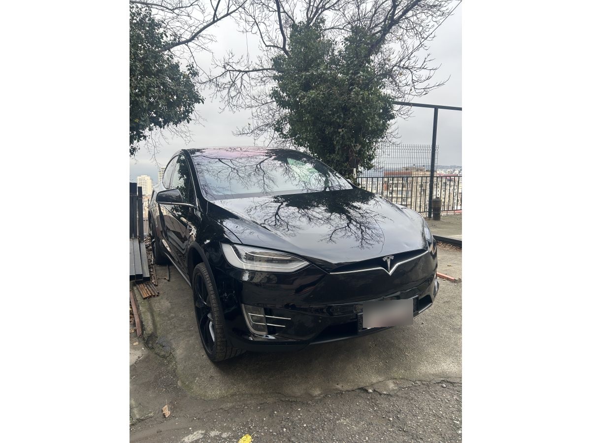 Tesla Model X - фото 13