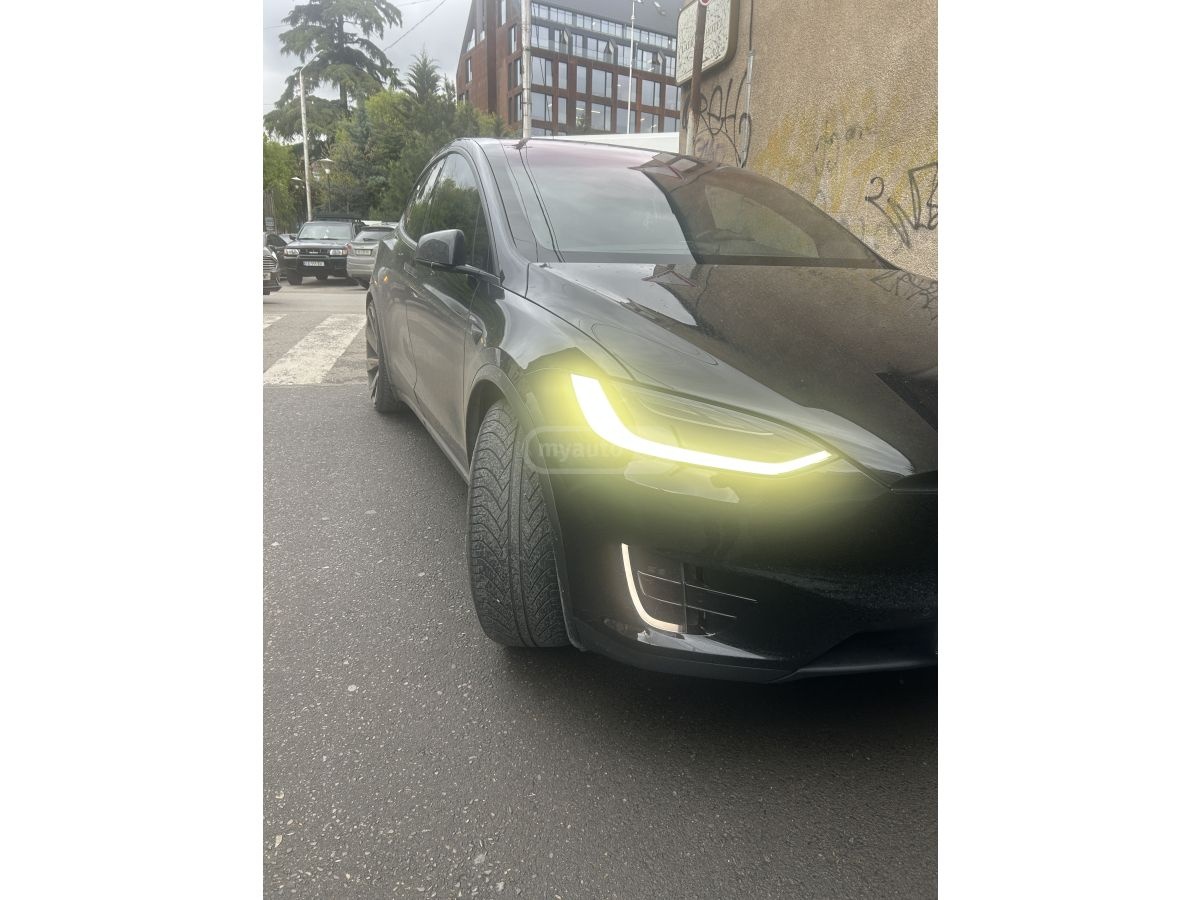 Tesla Model X - фото 2