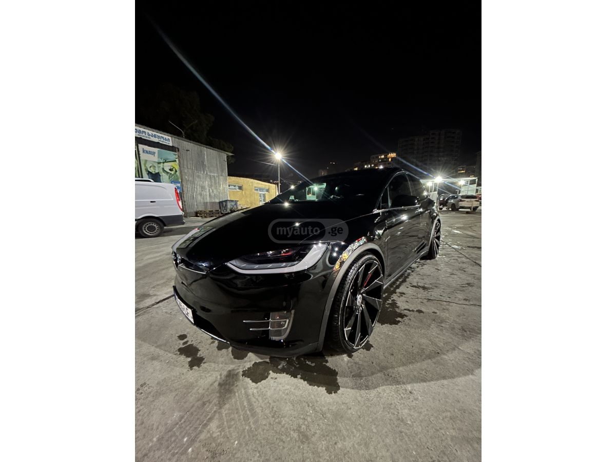 Tesla Model X - фото 6