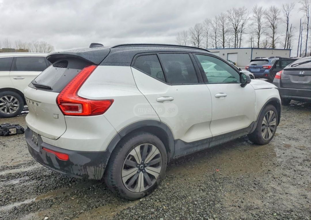 Volvo XC 40 - фото 3