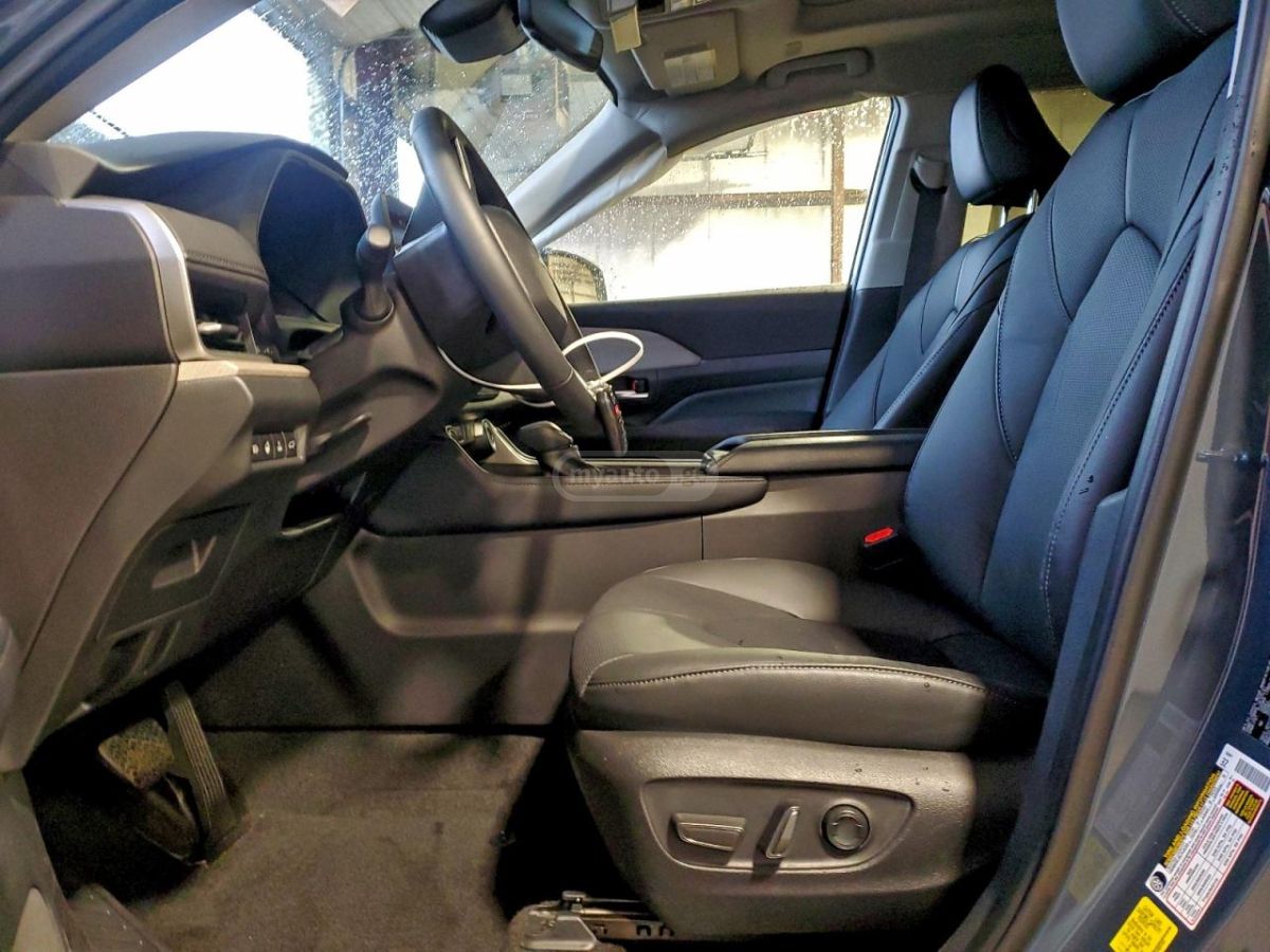 Toyota LIMITED — миниатюра 6