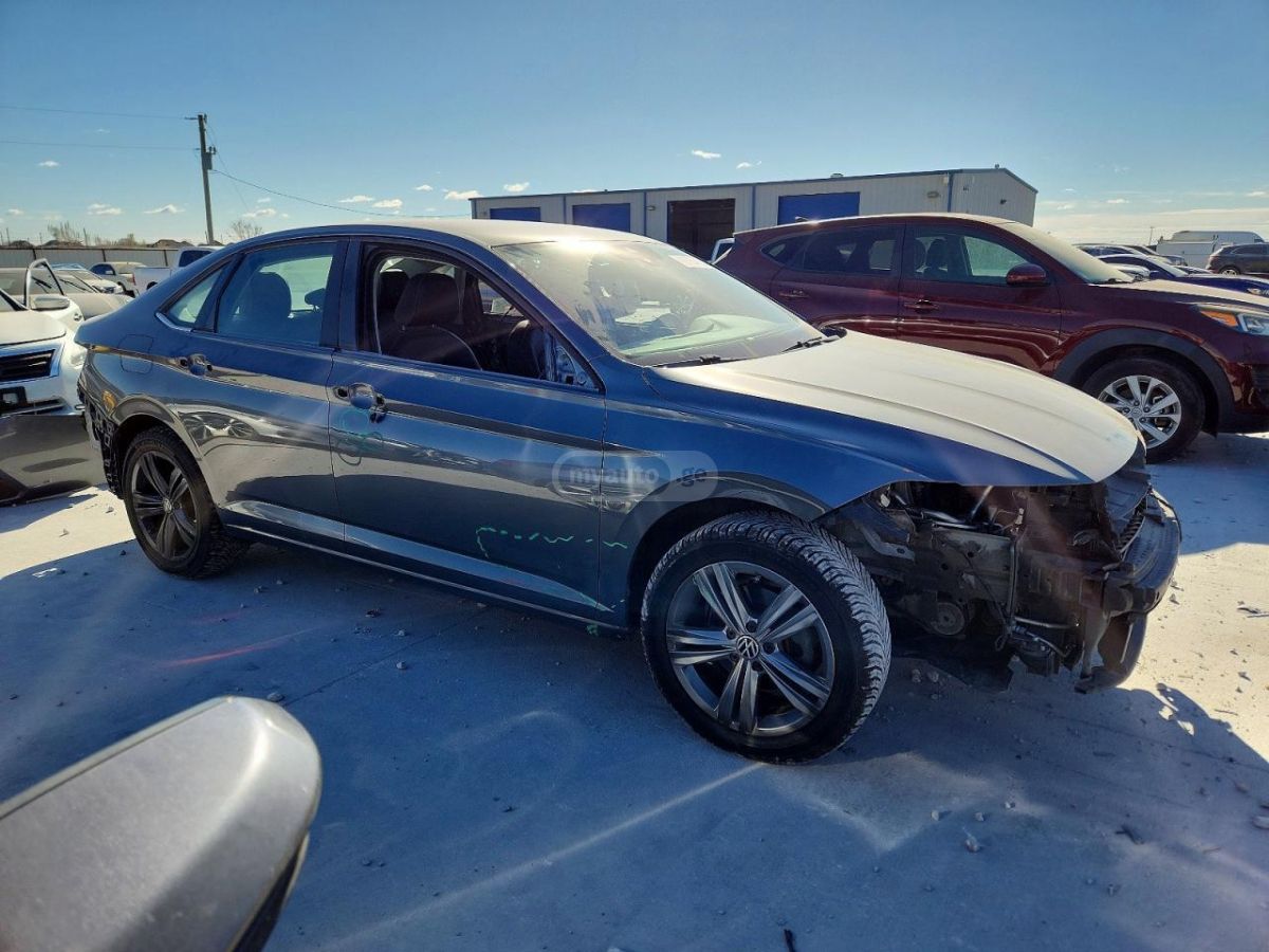 Volkswagen Jetta - фото 1