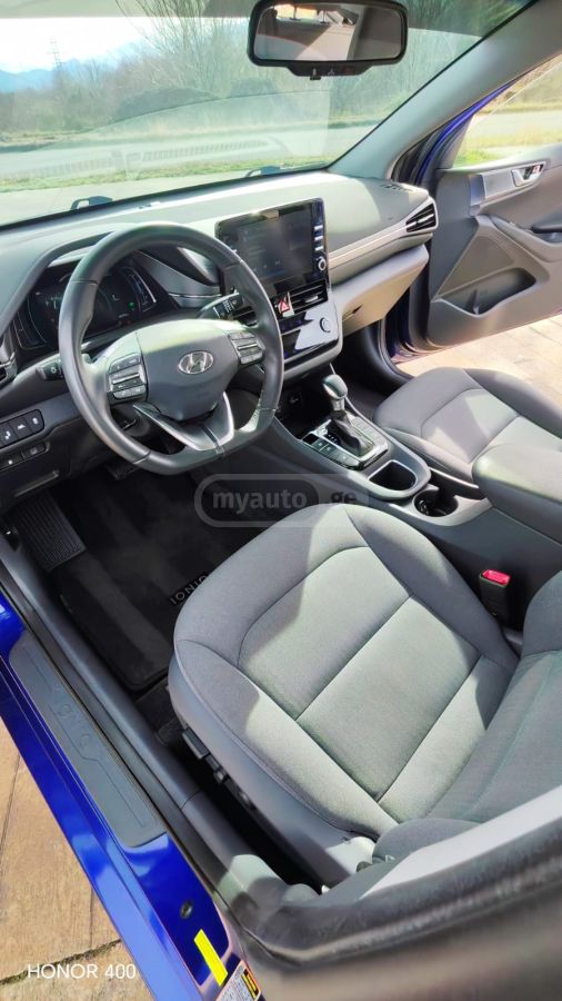 Hyundai Blue 4dr Hatchback Automatic — миниатюра 8