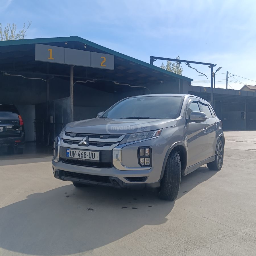 Mitsubishi Outlander - фото 1