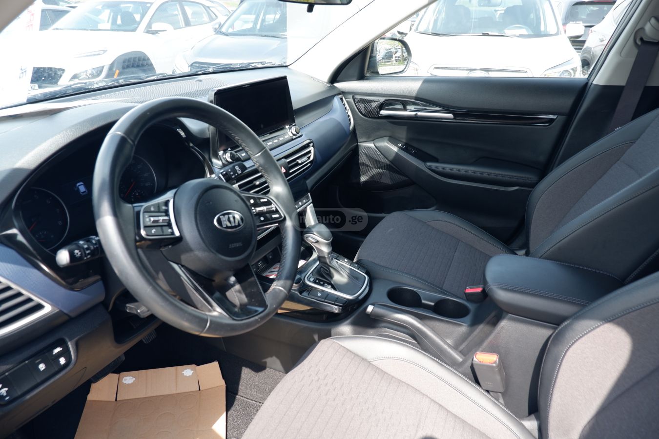 Kia Seltos 2022 — миниатюра 10