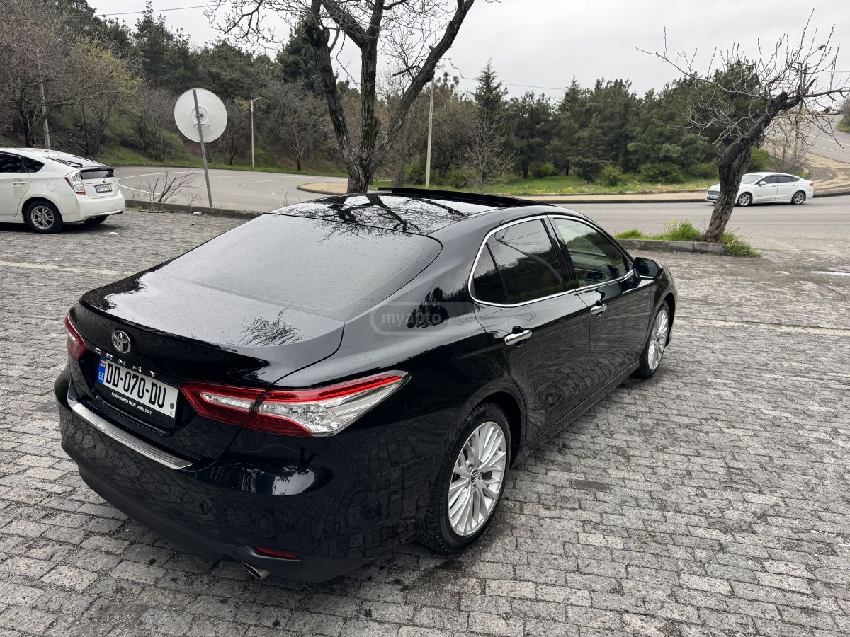 Toyota Camry - фото 4
