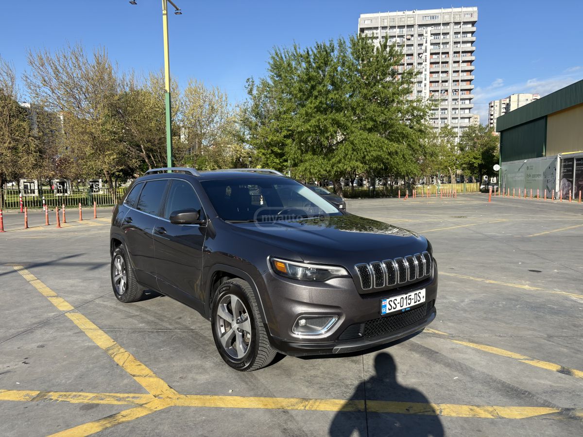 Jeep Cherokee - фото 1