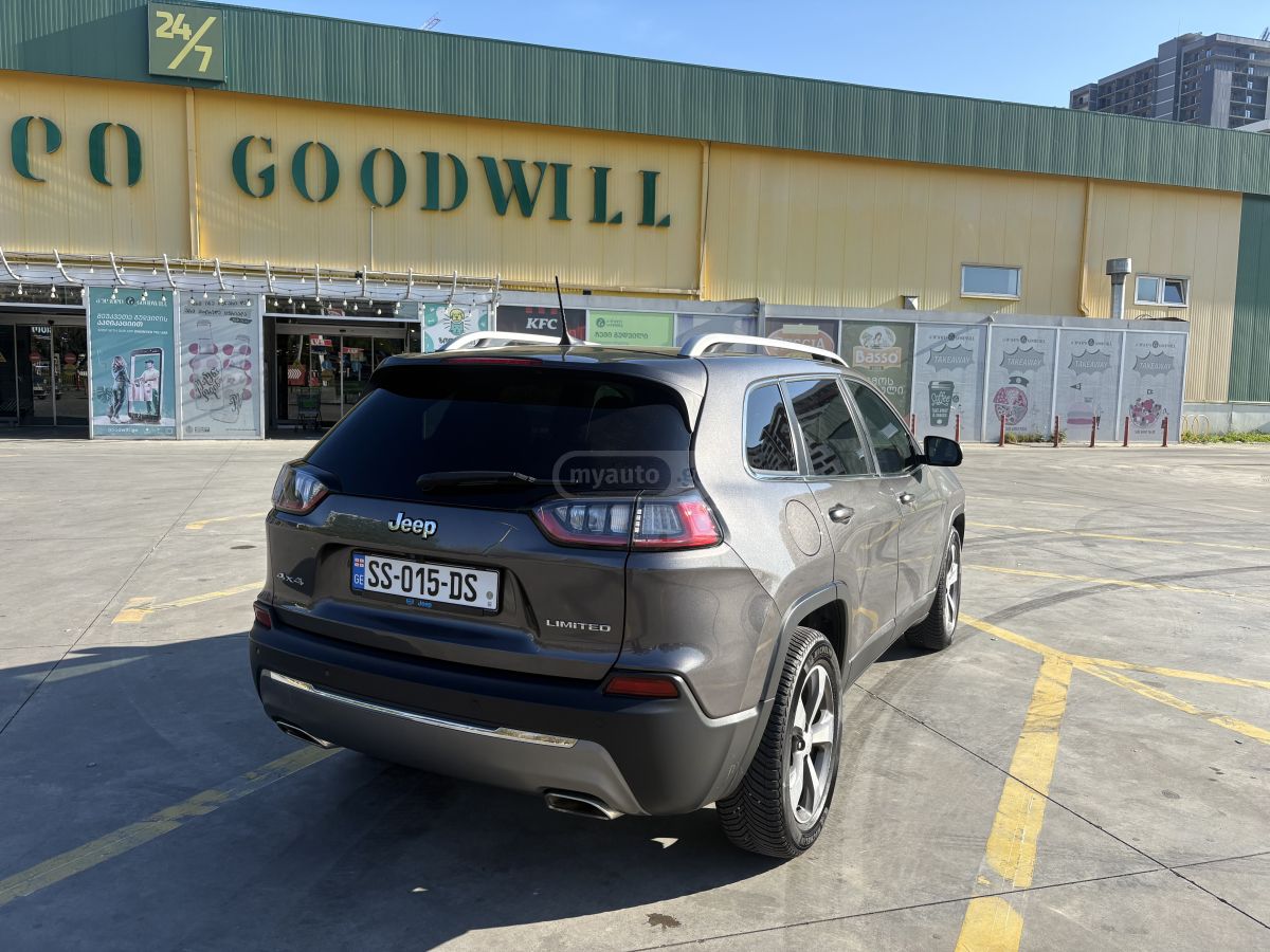 Jeep Cherokee - фото 7