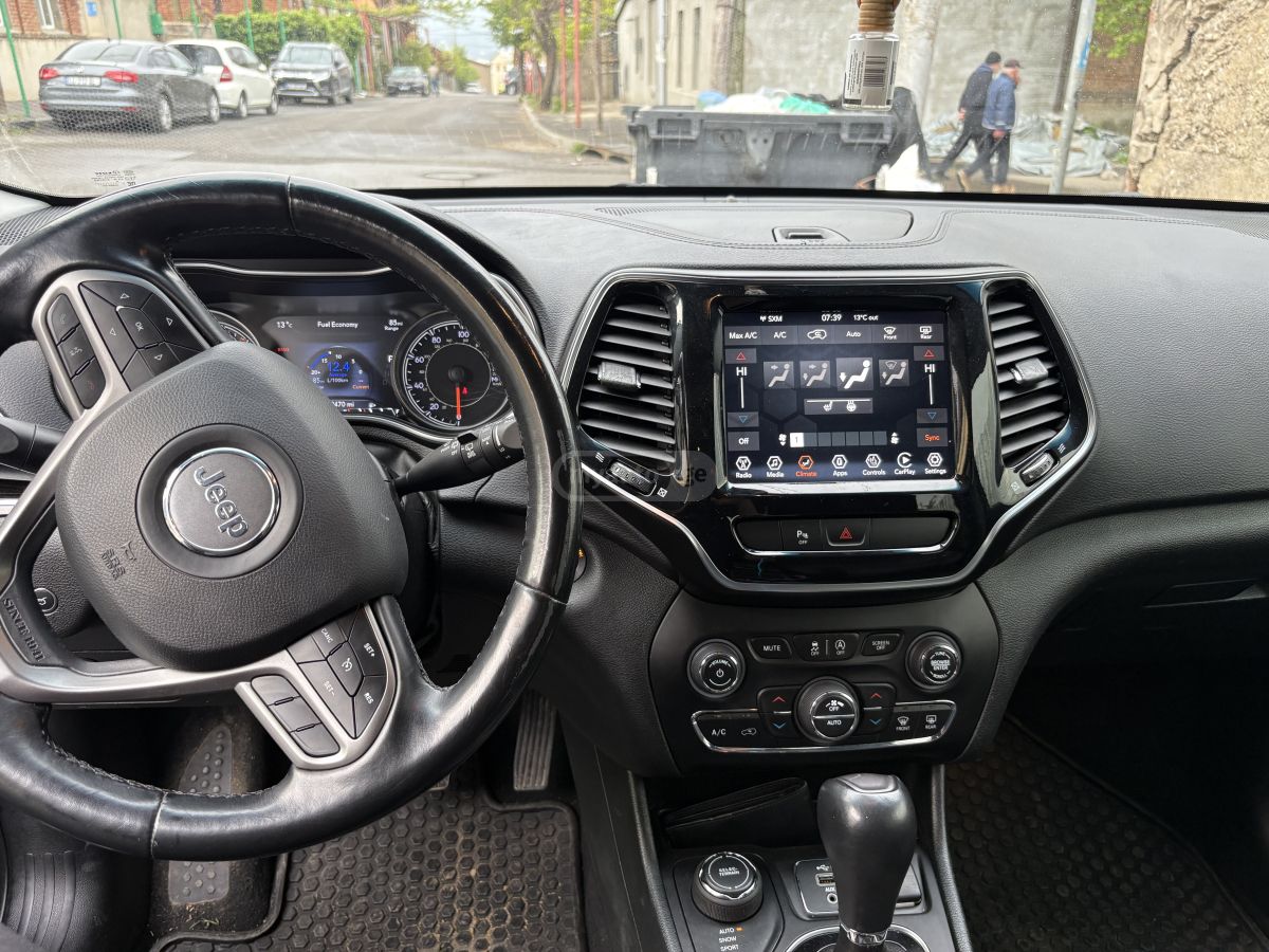 Jeep Cherokee - фото 9
