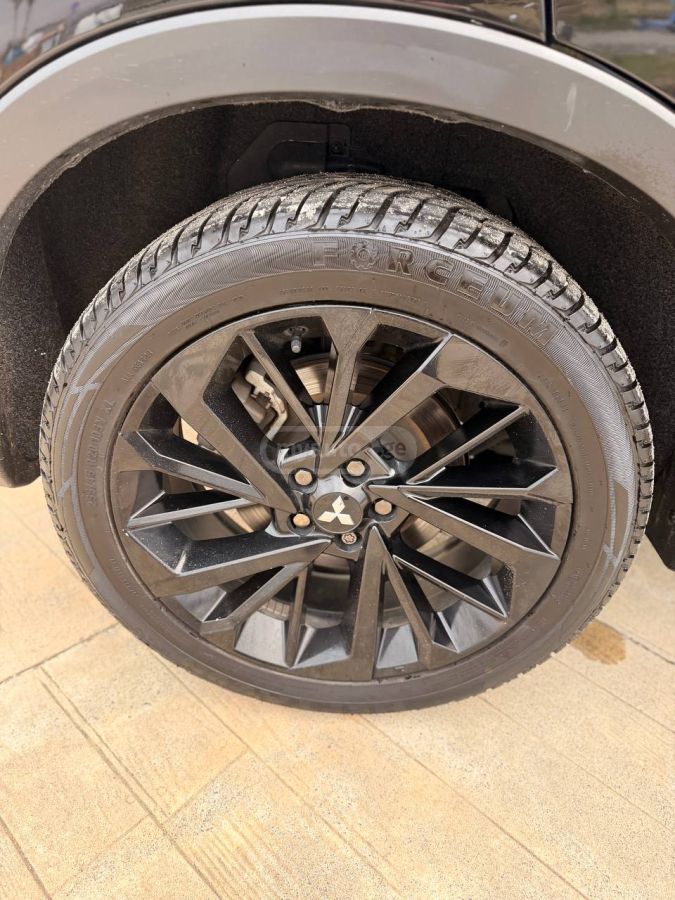 Mitsubishi SE Black Edition — миниатюра 11