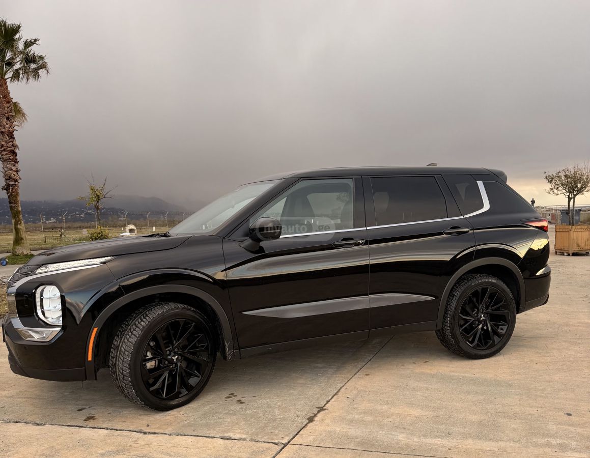 Mitsubishi SE Black Edition — миниатюра 3