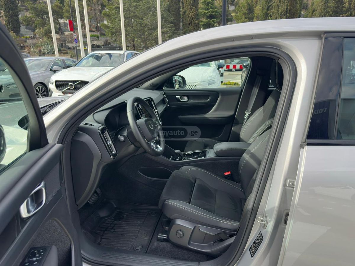 Volvo EC40 - фото 4