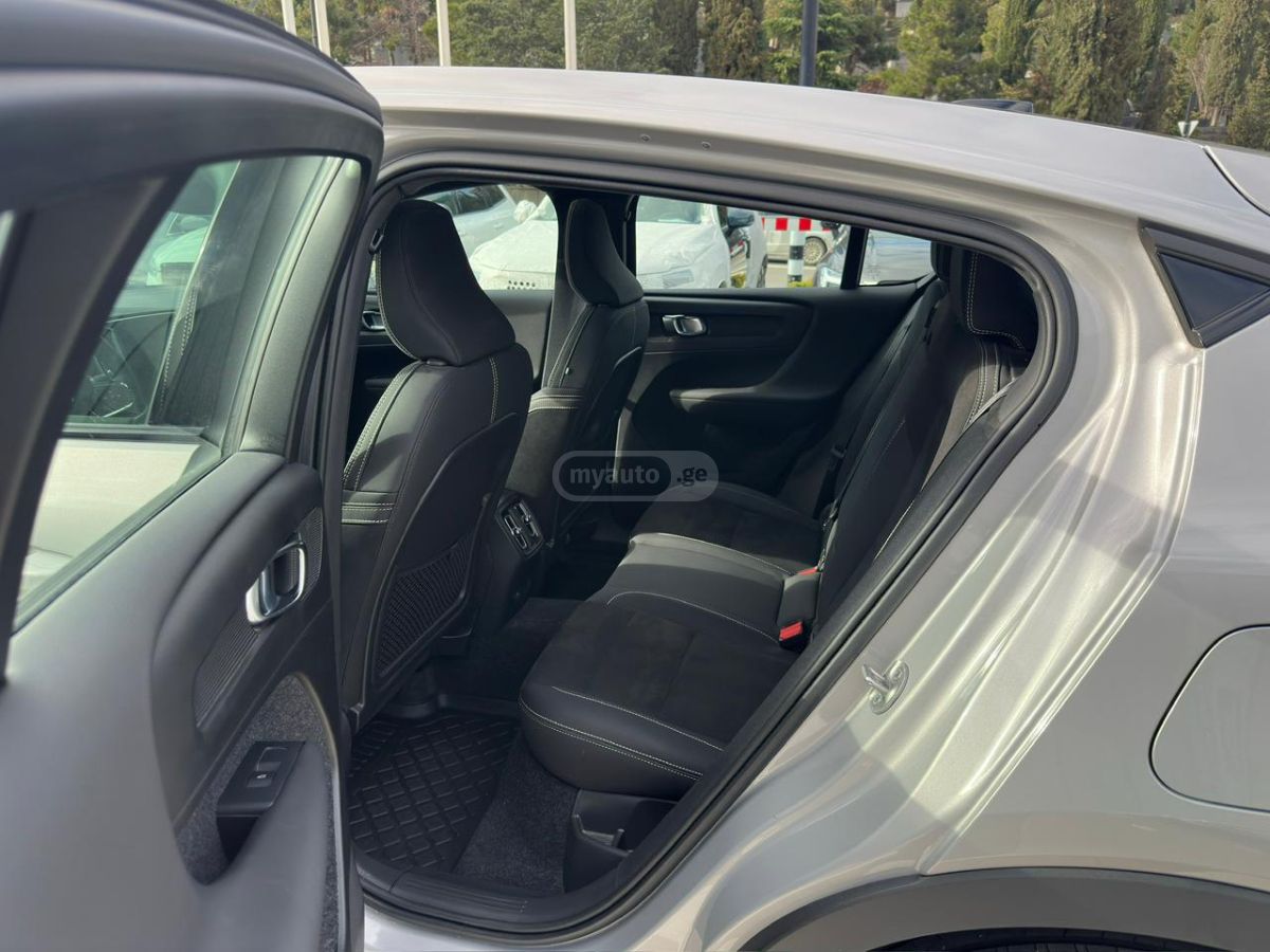 Volvo EC40 - фото 5