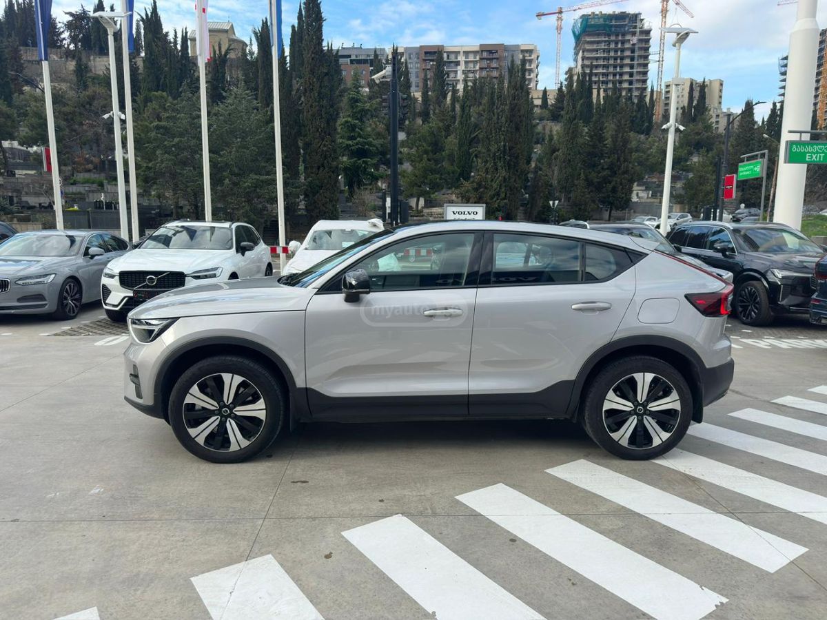 Volvo EC40 - фото 8