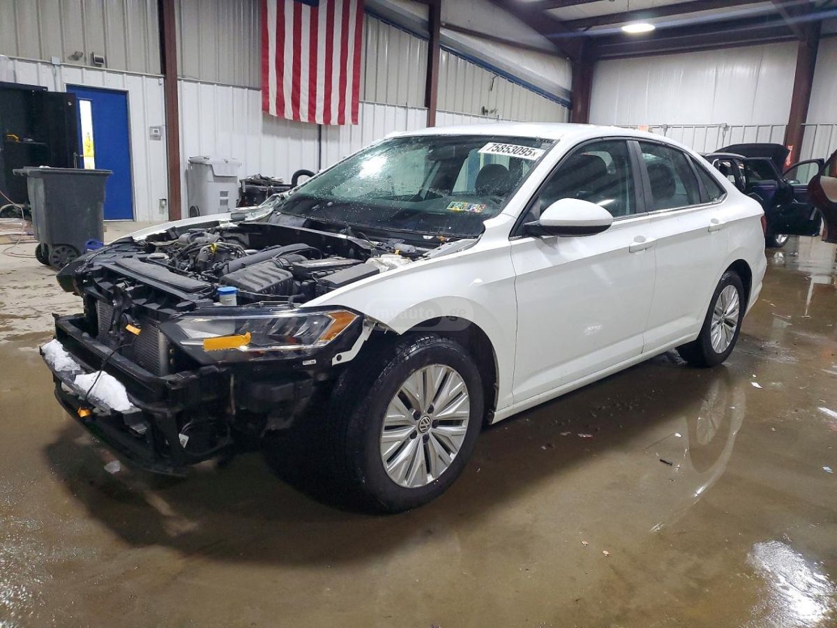 Volkswagen Jetta - фото 1