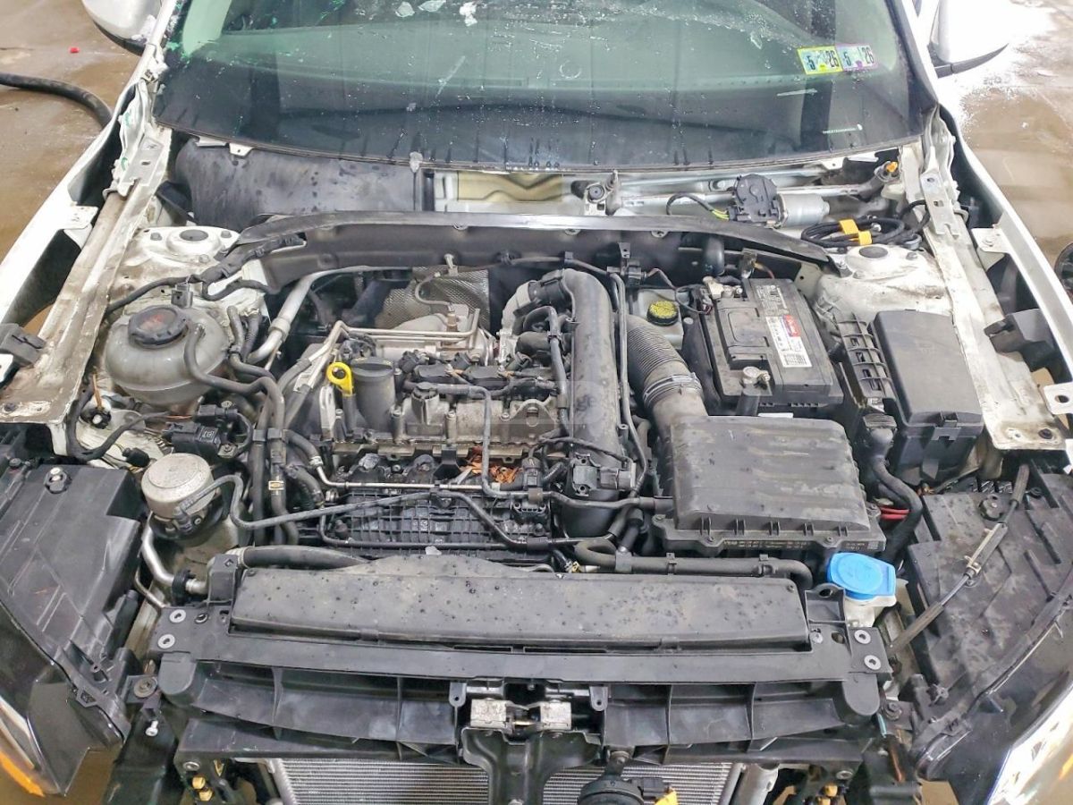 Volkswagen Jetta - фото 12