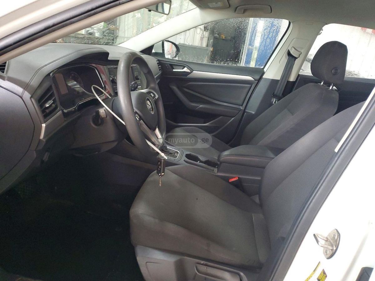 Volkswagen Jetta - фото 8