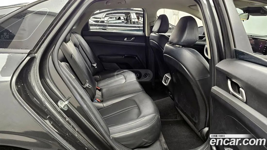 Kia Optima - фото 12