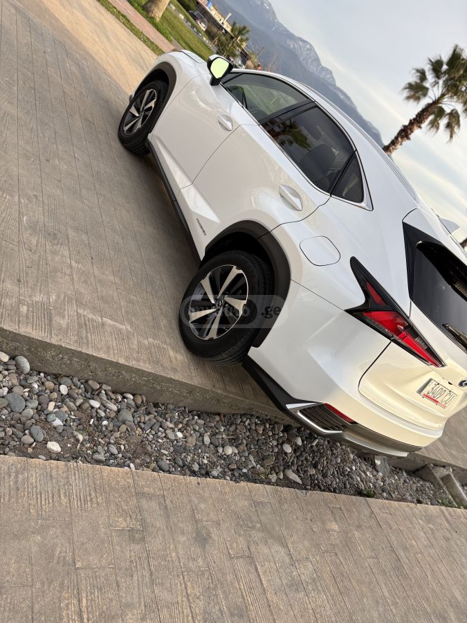 Lexus NX 300 - фото 4