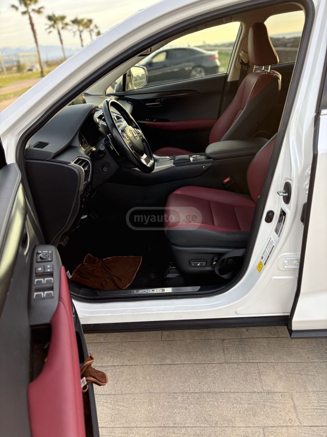 Lexus NX 300 - фото 9