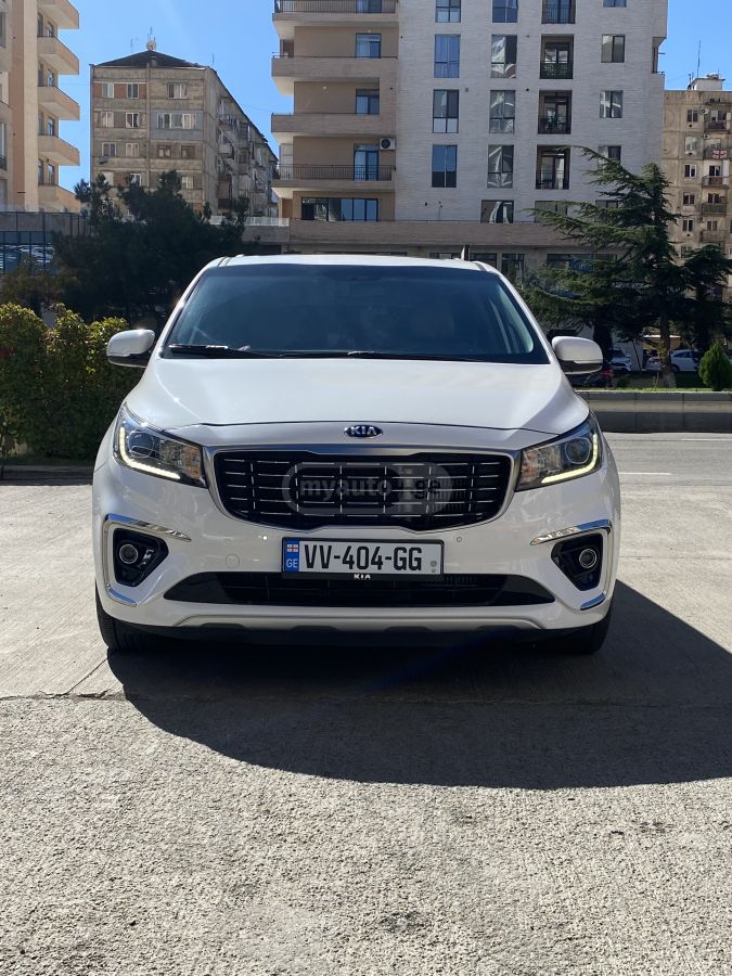 Kia Carnival - фото 1