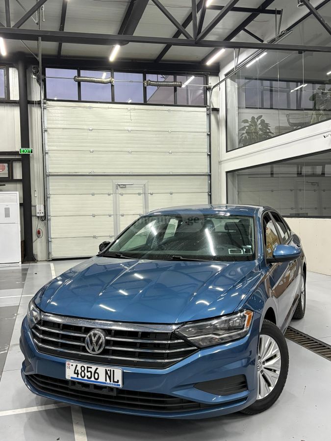 Volkswagen Jetta - фото 1