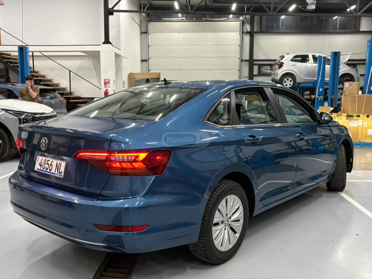 Volkswagen Jetta - фото 5
