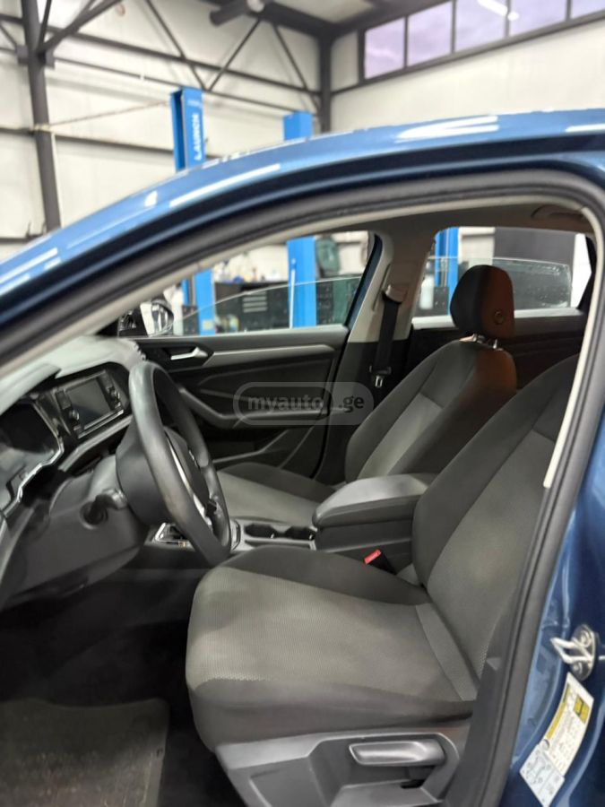 Volkswagen Jetta - фото 9