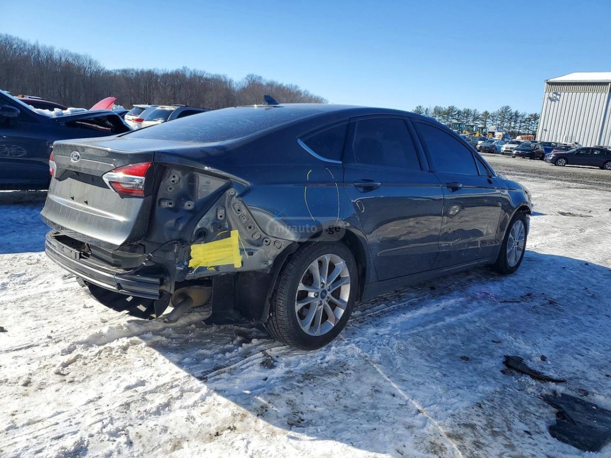 Ford Fusion - фото 3