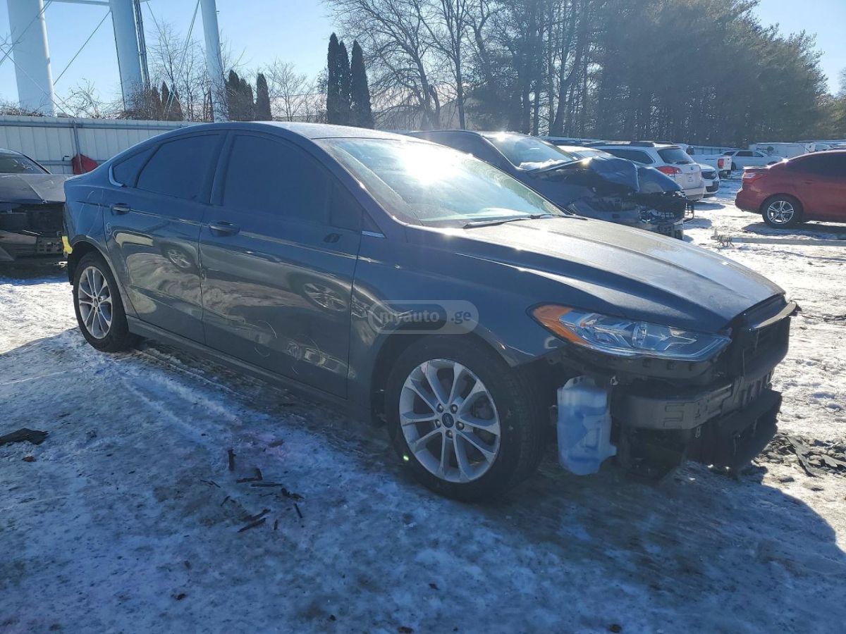 Ford Fusion - фото 4