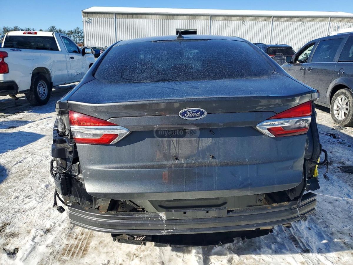 Ford Fusion - фото 6