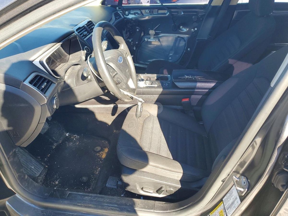 Ford Fusion - фото 7