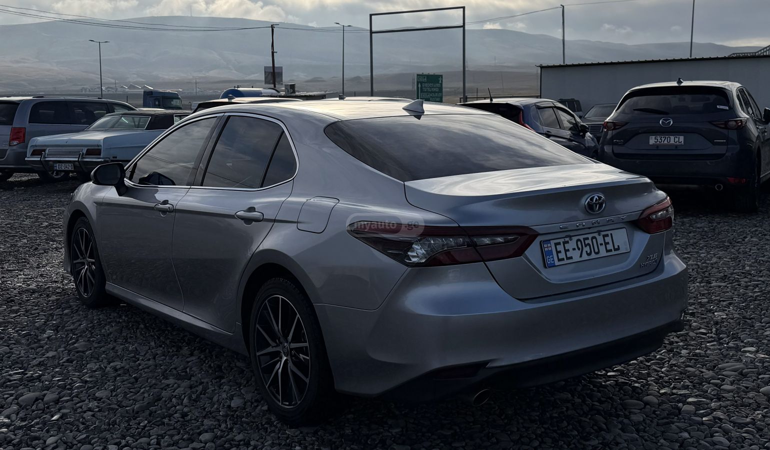 Toyota XLE hybrid — миниатюра 4